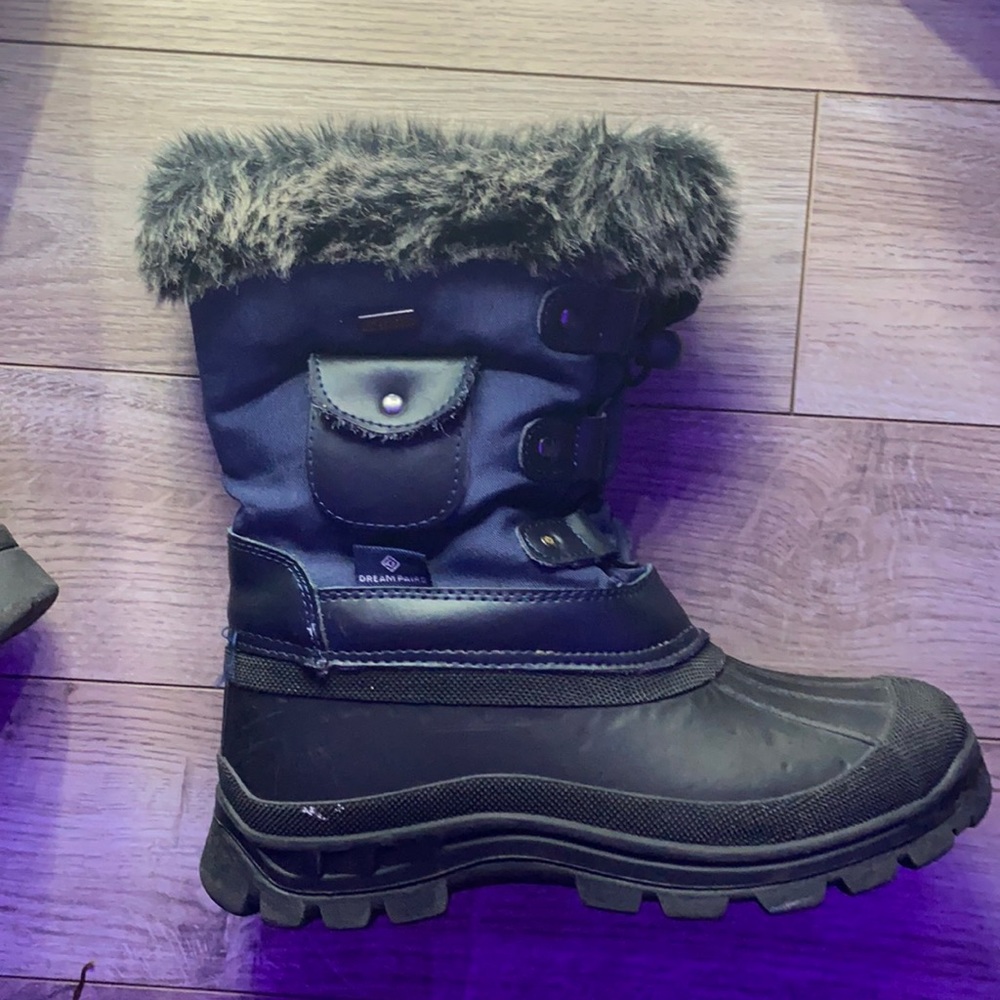 Snow boots”
